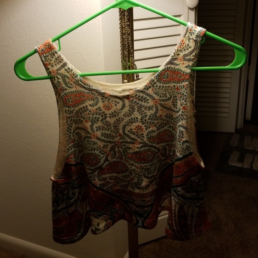 Flowy Crop Top - Picture 4 of 4